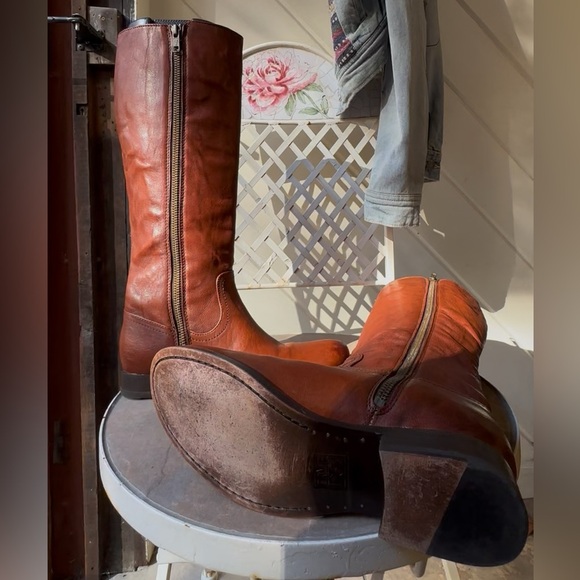 GORGEOUS FRYE COGNAC BUTTON BOOTS MELISSA PULL ON 7 LIKE NEW - Picture 2 of 14